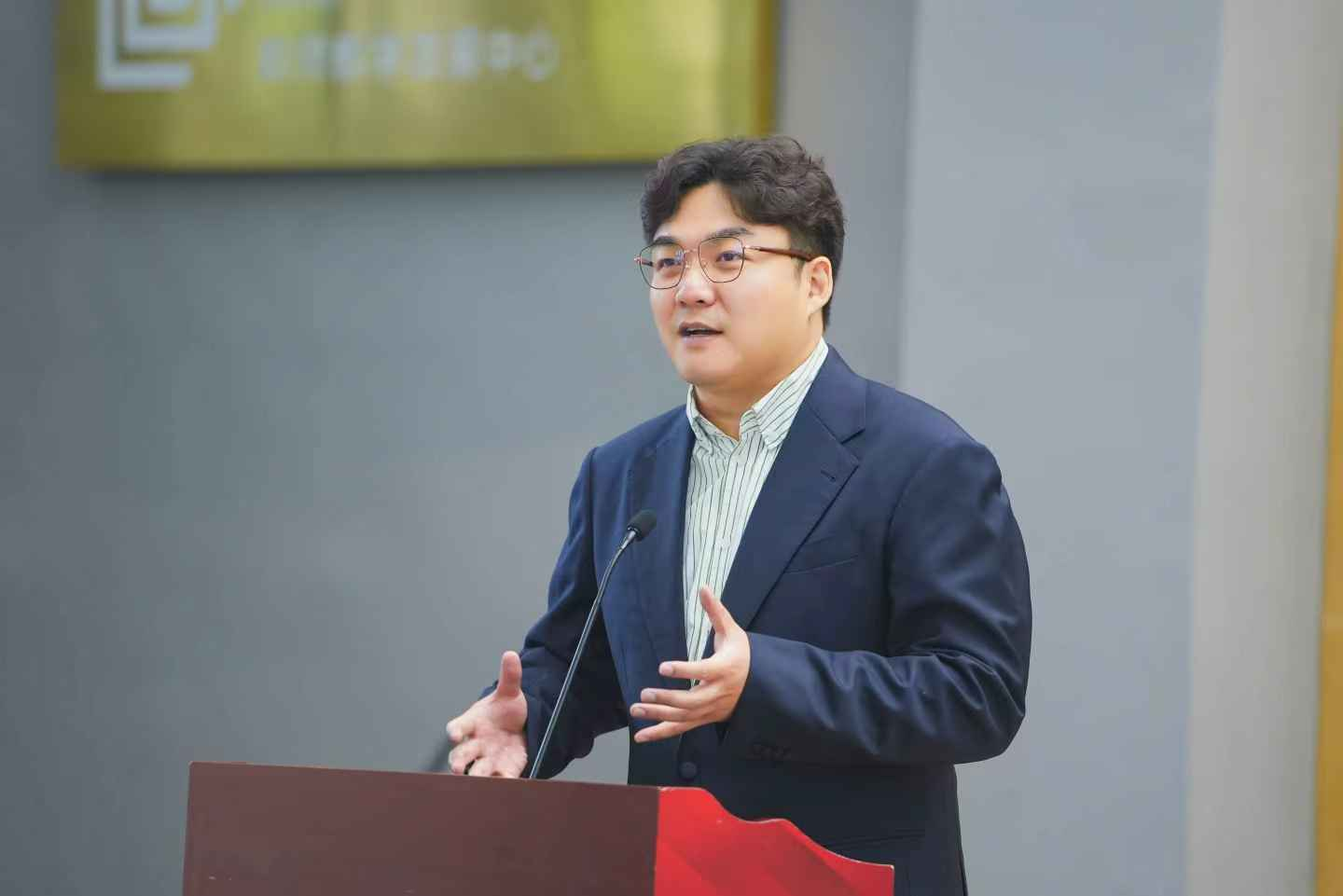 配图1