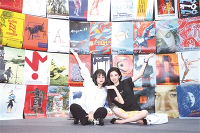 阿维尼翁戏剧节海报墙