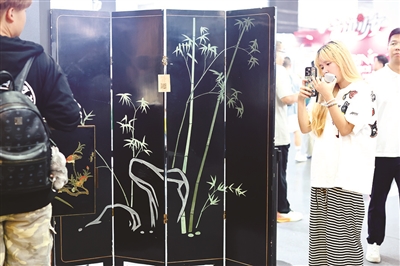 “屏风之上”会客厅