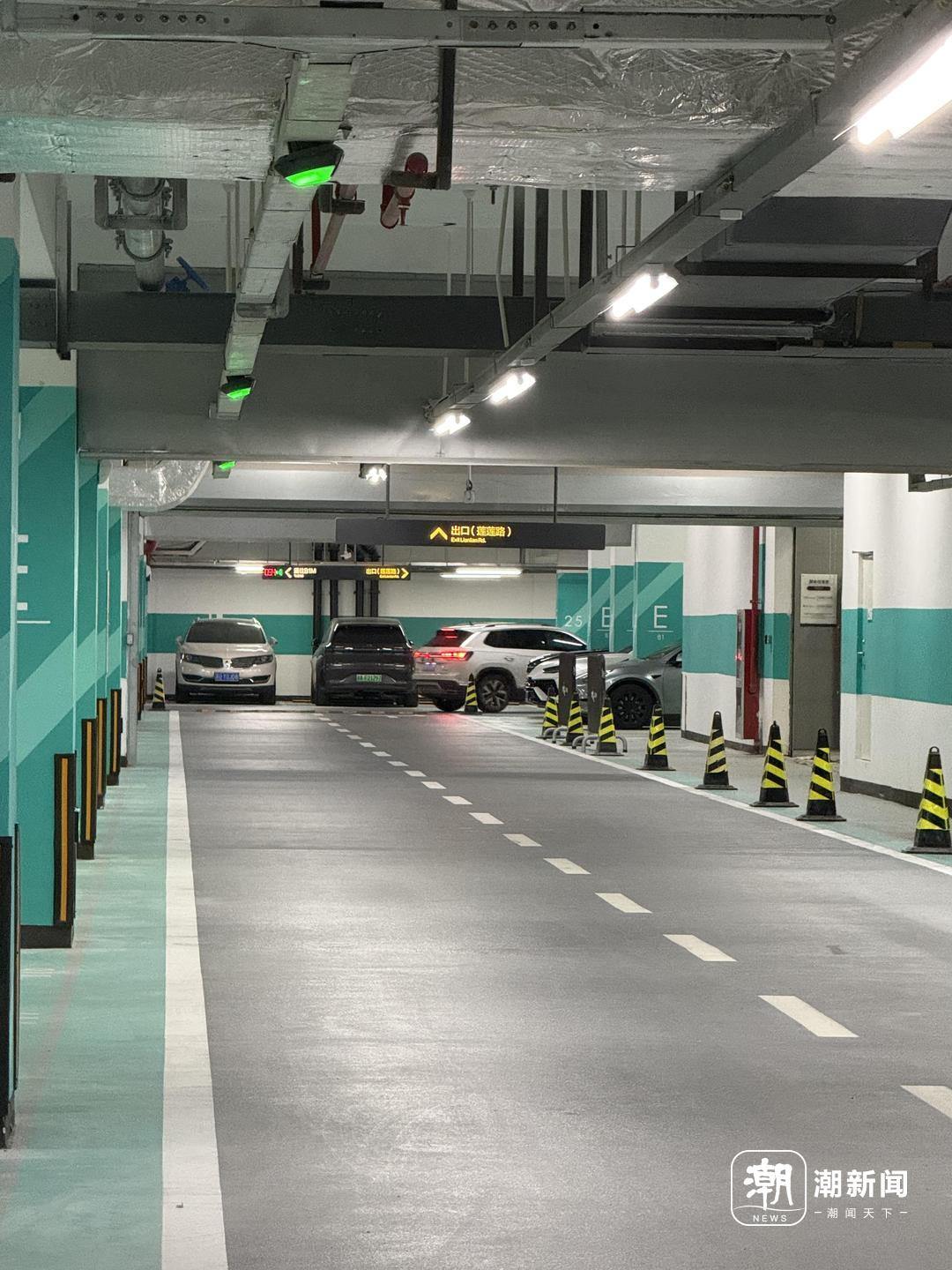 偏窄的车道。记者 章然 摄