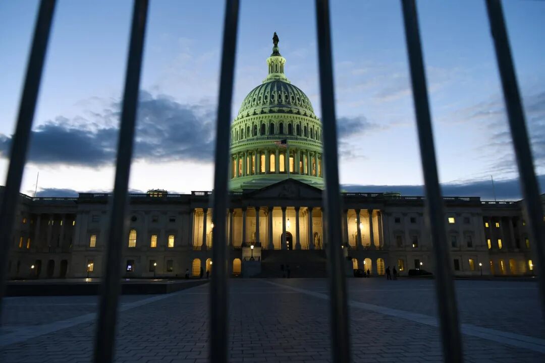这是10月15日在美国华盛顿拍摄的国会大厦。新华社记者李睿摄
