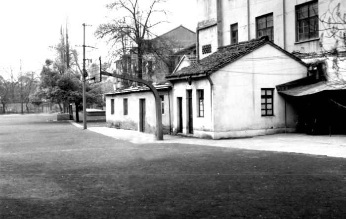 1979年,恢复校名:卖鱼桥小学