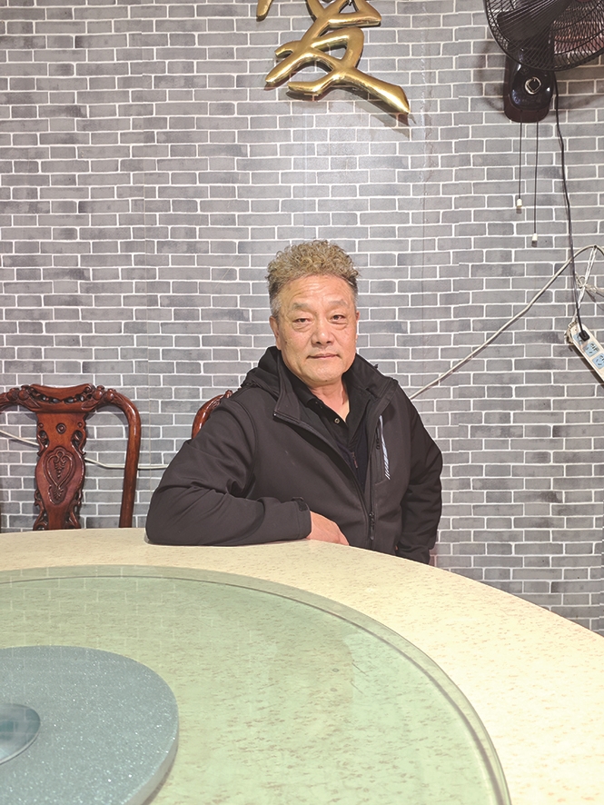 前天,店里只有老方在。记者刘抗摄