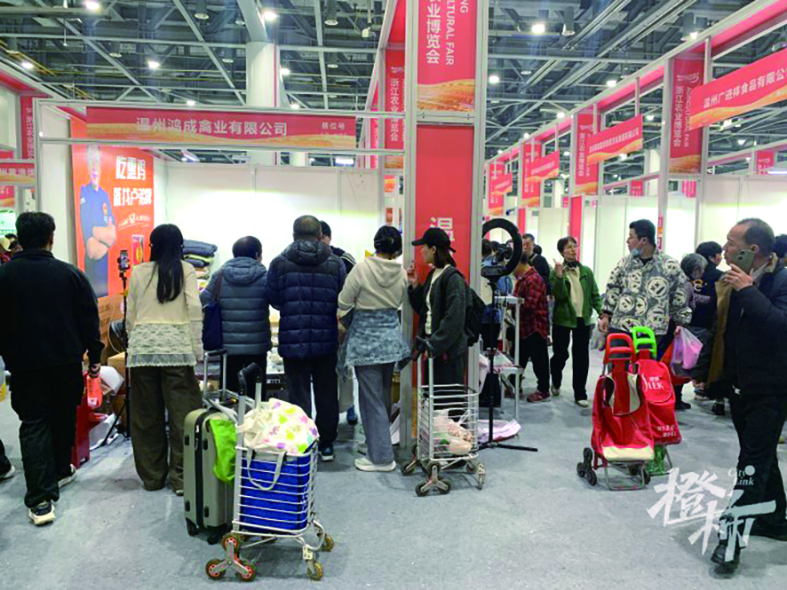 农博会推车扫货大军