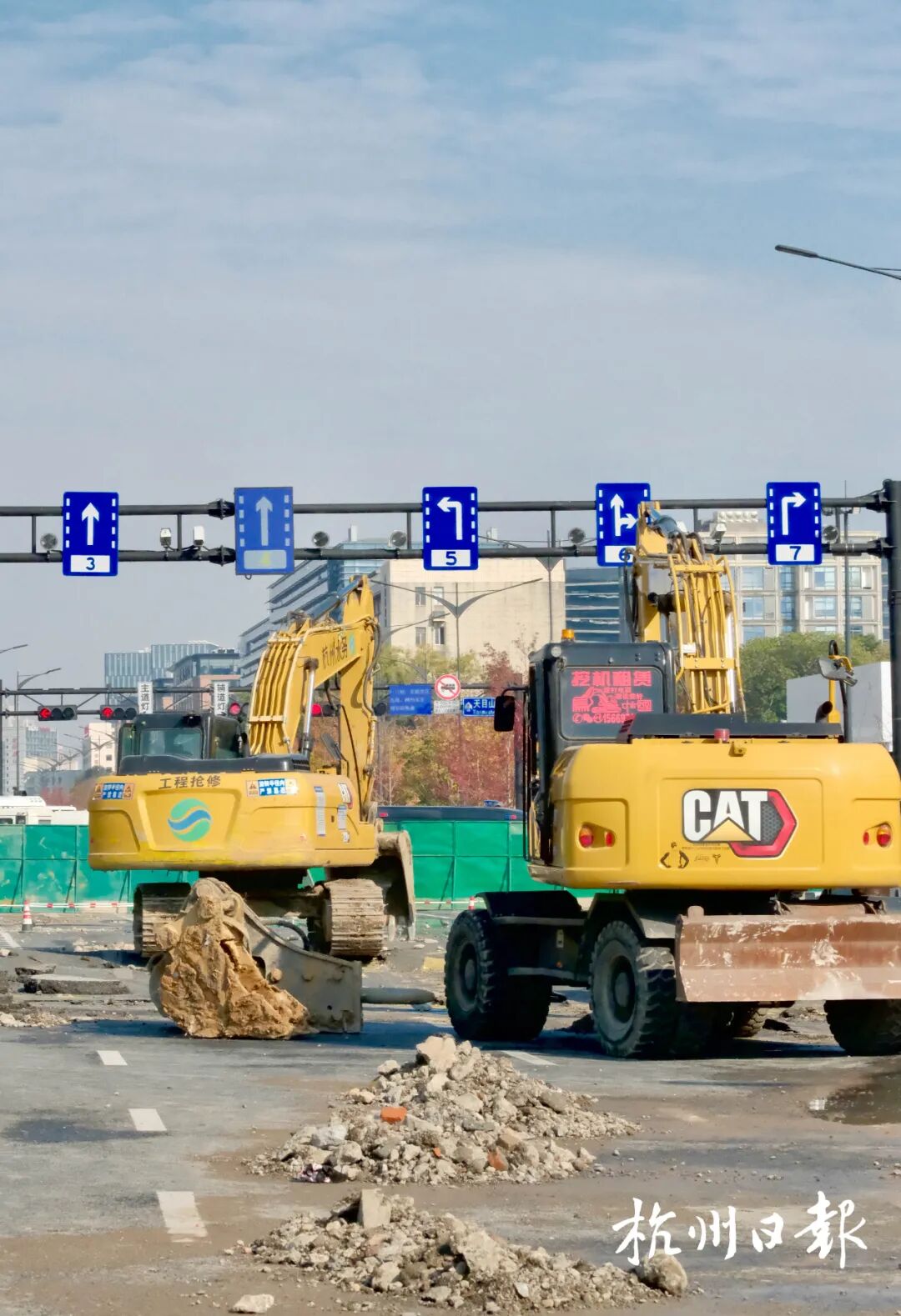 抢修工程车进场作业