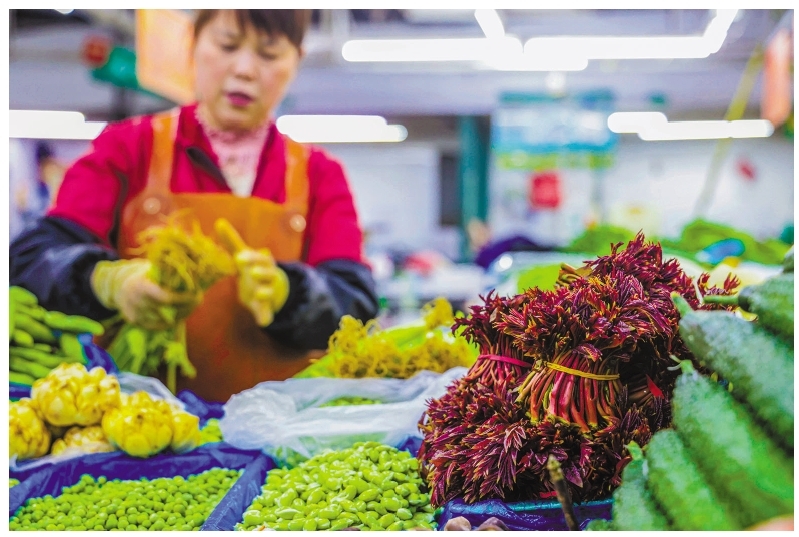 这几天的春菜很新鲜,价格又实惠,卖得很快