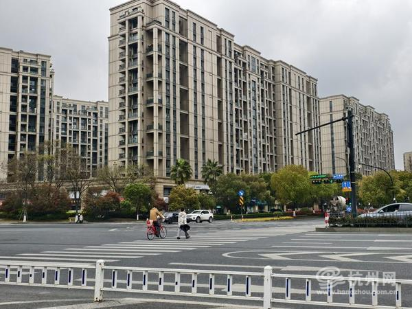 配图1