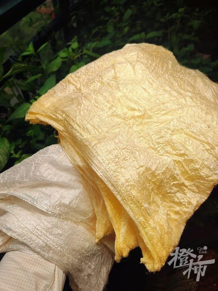 晒干后的蚕丝兜