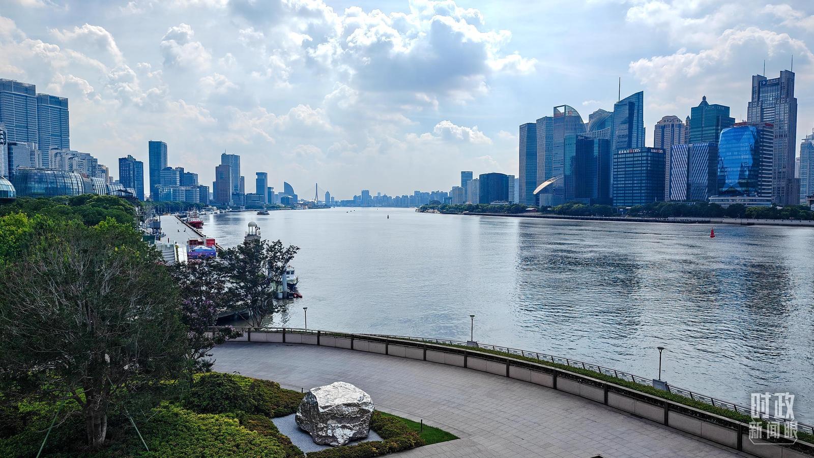 △黄浦江两岸。(总台央视记者赵化拍摄)