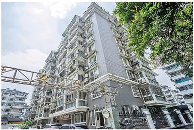 杭州1号地块拍卖成功两年后建起了云裳公寓。