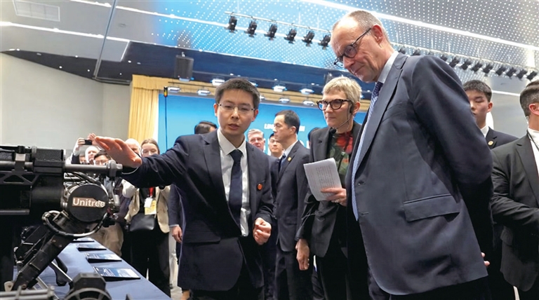 德国总理默茨来杭参观宇树科技 德国唯一人形机器人公司在萧山落下中国总部